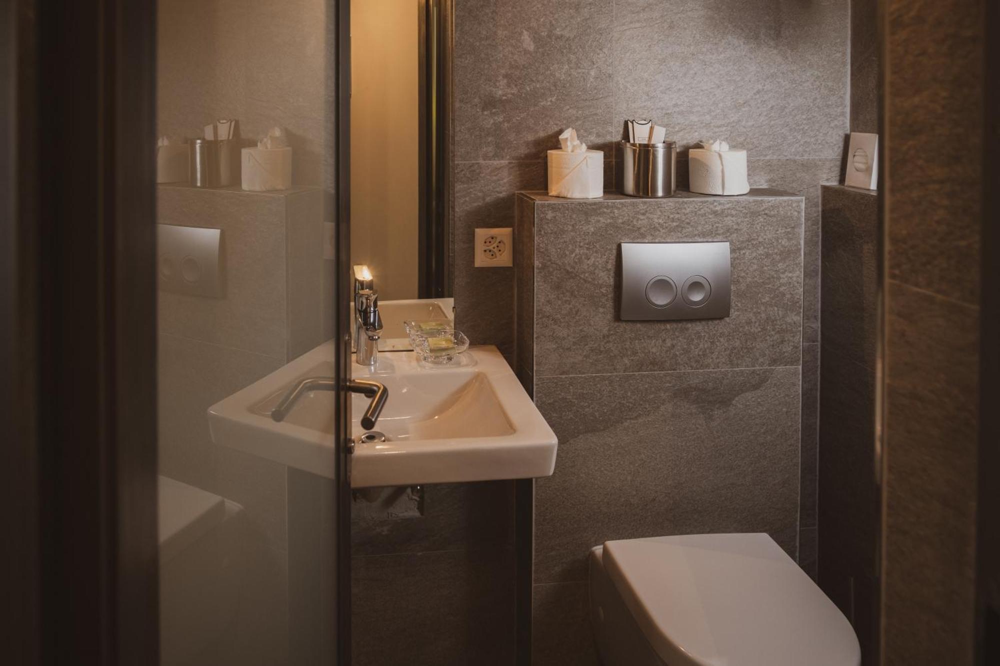 Backstage Hotel Serviced Apartments Zermatt Esterno foto
