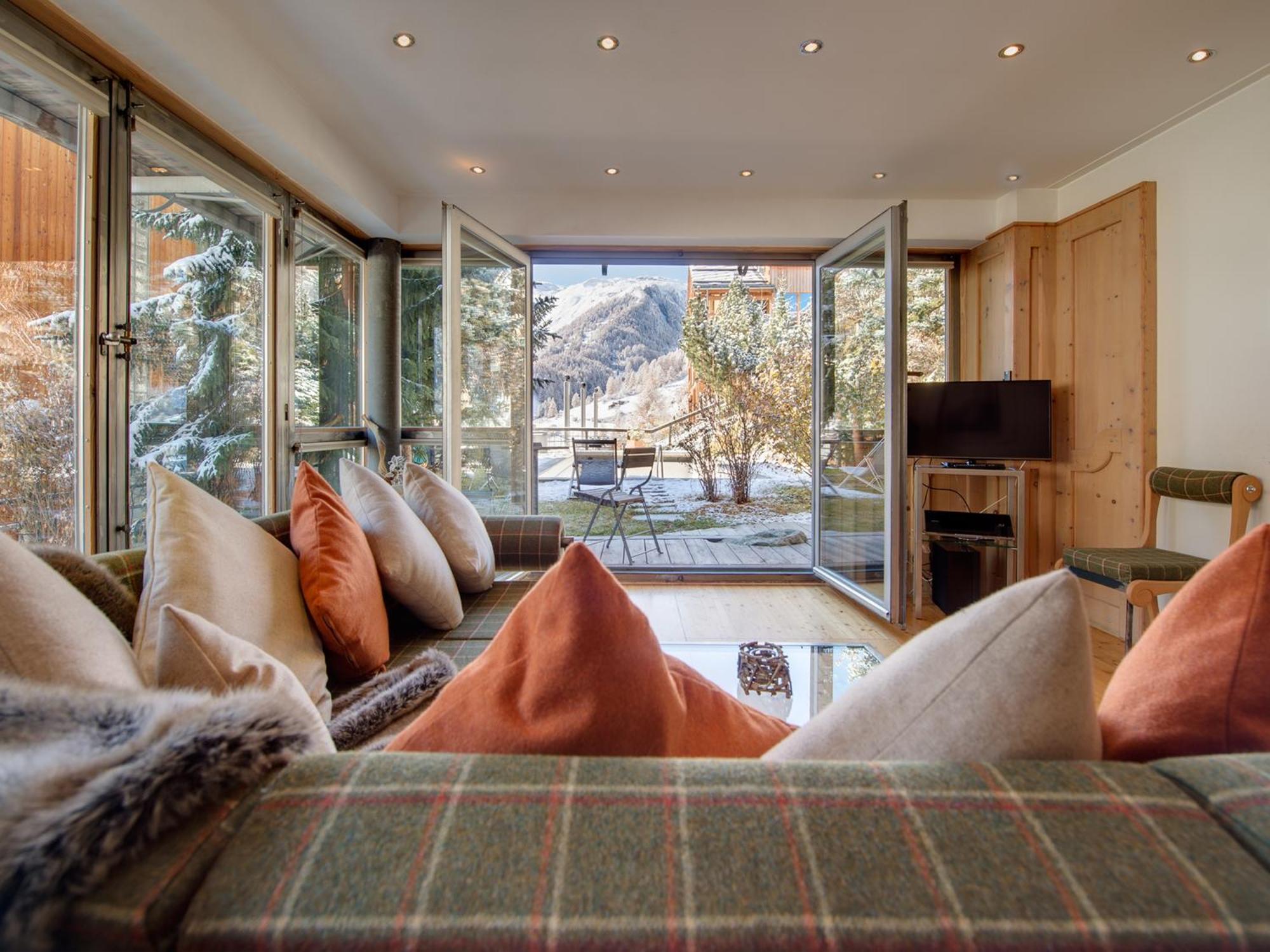Backstage Hotel Serviced Apartments Zermatt Esterno foto