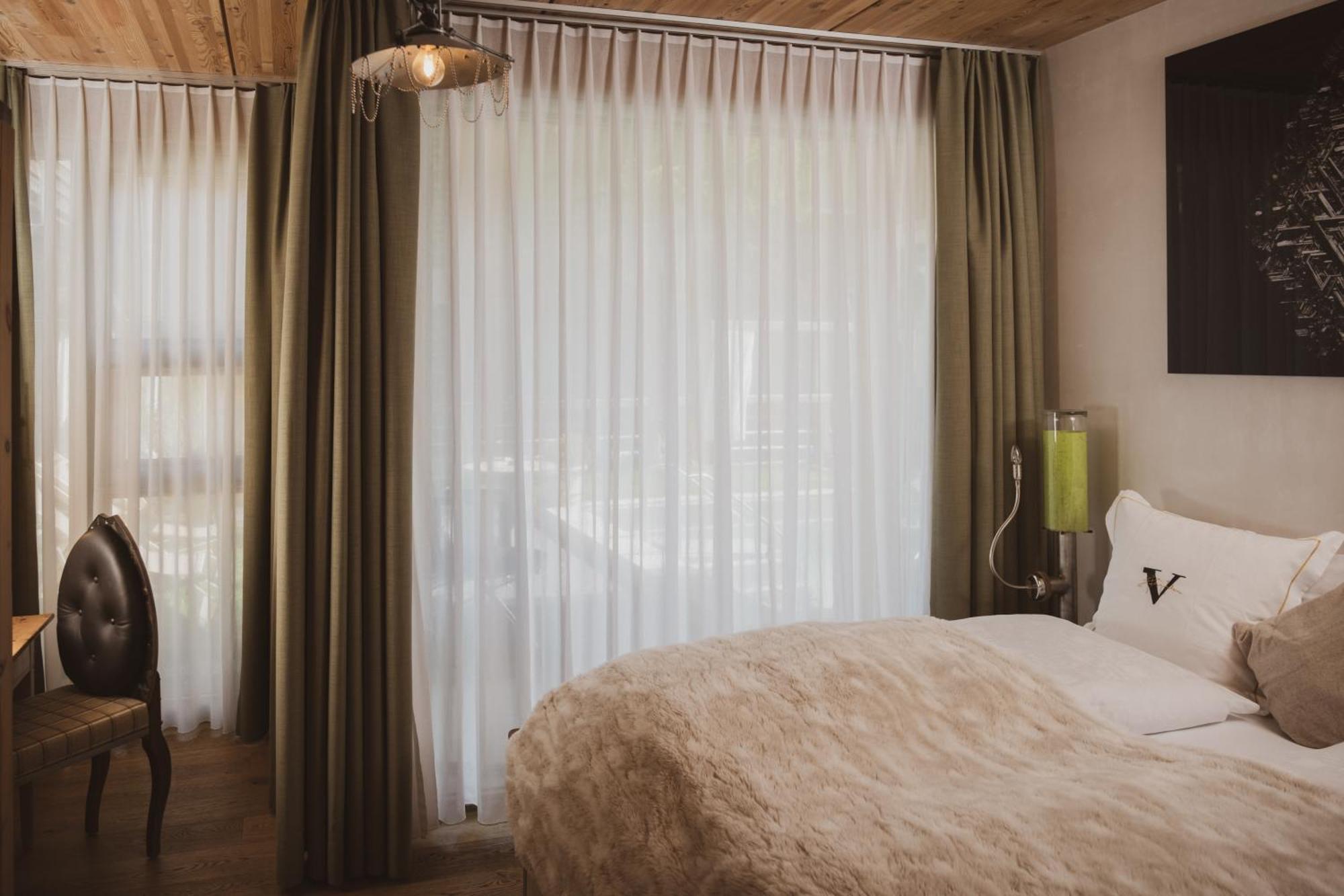 Backstage Hotel Serviced Apartments Zermatt Esterno foto