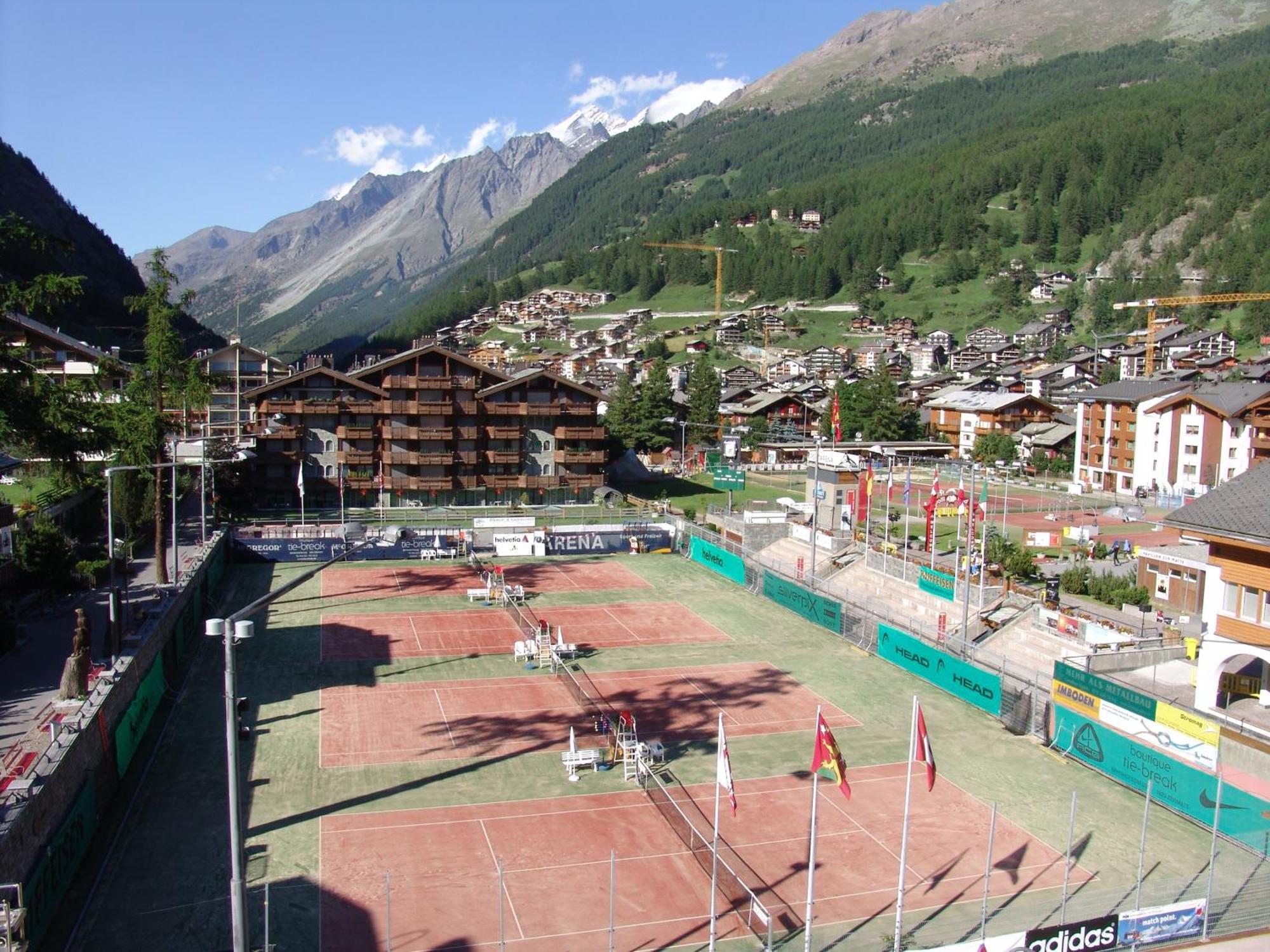 Backstage Hotel Serviced Apartments Zermatt Esterno foto